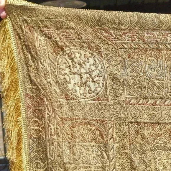 Vintage Wall hanging / piano shawl - Picture 3 of 9